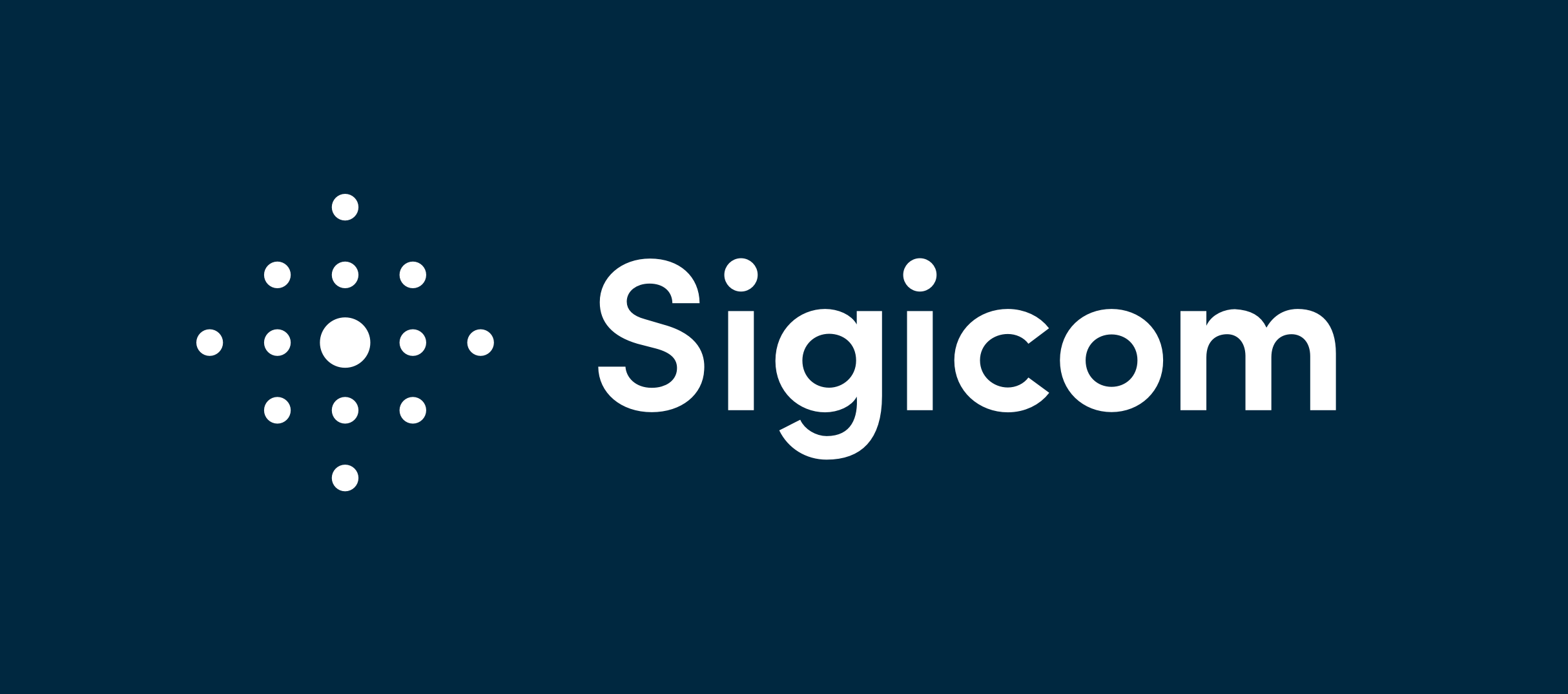 Digital strategy and design for Sigicom brand. Material from the process. The Sigicom logotype in white on blue background.